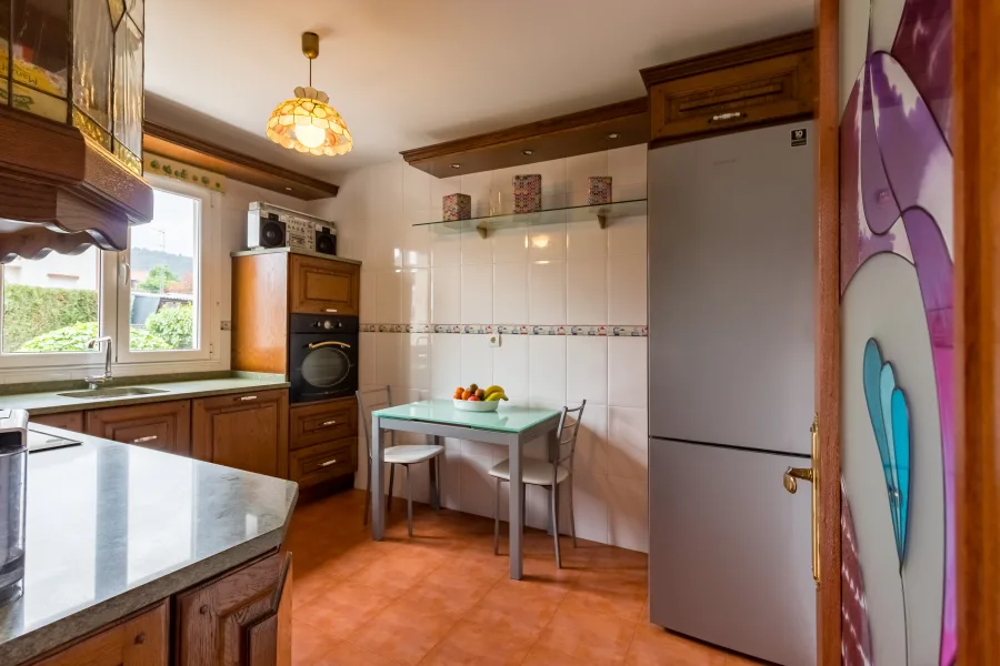 Cocina equipada vista 2