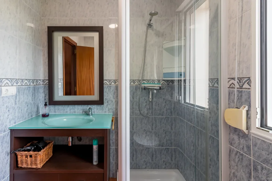 Baño con ducha de Casa Rural Margarita